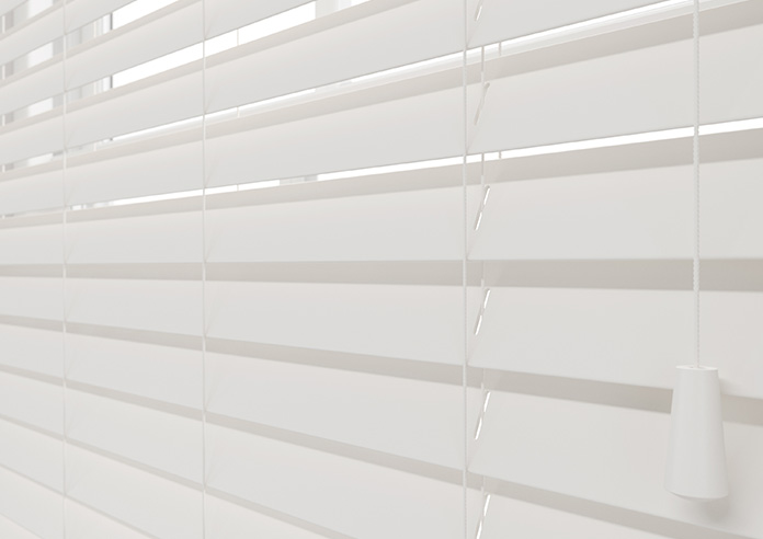 Cotswold, Ghost White - Motorised Venetian Blind - Image 4